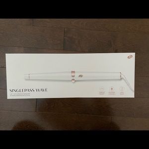 T3 Singlepass Wave Professional Tapered Ceramic Styling Wand